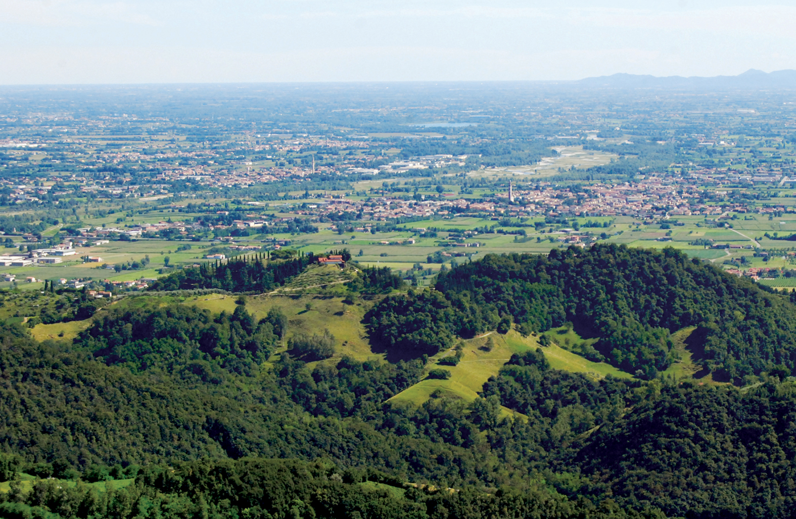 Campanili del Quartier del Piave vedette e simboli ai piedi delle colline del Prosecco Eventi