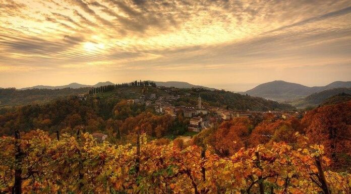 Continua fino al 1° novembre la 78^ Festa dei Marroni di Combai Combai paese autunno