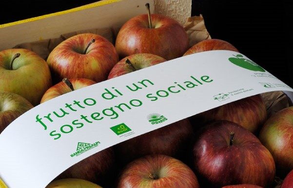 Domenica 13 novembre 2022 torna Frutto di un sostegno sociale: 7000 cassette di mele per aiutare i più fragili.