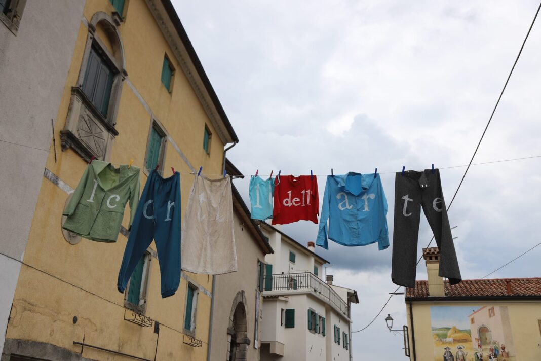 Cortili dell'arte panni stesi
